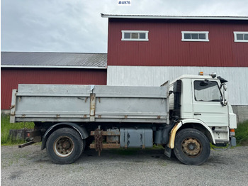 Camion benne SCANIA P93