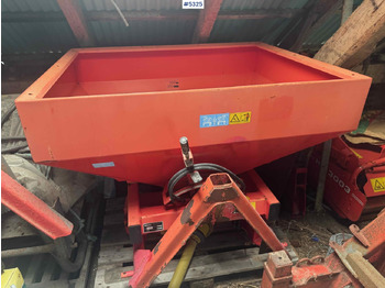 Distributeur d'engrais 1999 Rauch MDS 81 fertilizer spreader: photos 2