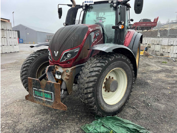 Tracteur agricole VALTRA T234