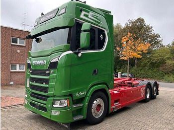 Camion ampliroll SCANIA S 580
