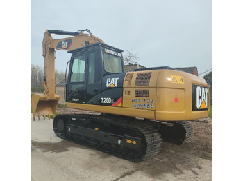 Pelle sur chenille CATERPILLAR 320D2
