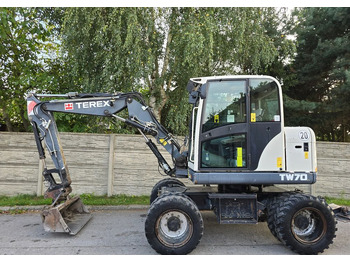 Pelle sur pneus TEREX