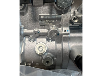 Pompe à carburant pour Camion neuf Bosch 2024   Bosch 420DCİ truck: photos 5
