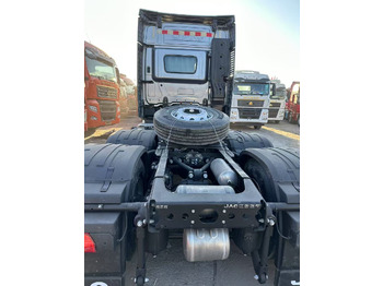 Tracteur routier JAC K7: photos 5
