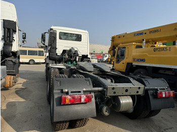 Tracteur routier SINOTRUCK HOWO: photos 4