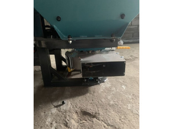 Distributeur d'engrais neuf New Rozsiewacz Sadowniczy Dwutarczowy 600,800i 1000L: photos 2
