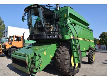 Moissonneuse-batteuse JOHN DEERE 2064