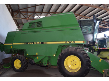 Moissonneuse-batteuse JOHN DEERE 2066