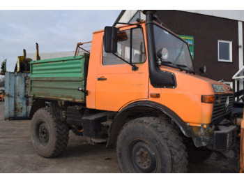 Véhicule de voirie/ Spécial UNIMOG U1200