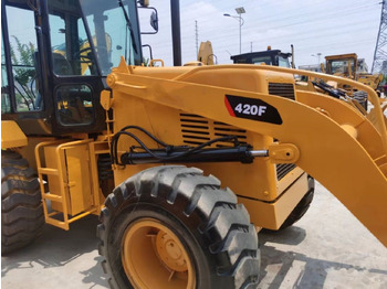 Tractopelle CATERPILLAR 420F