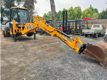 Tractopelle JCB 3CX