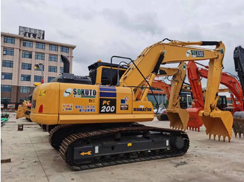 Pelle sur chenille KOMATSU PC200-8