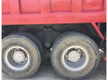 Camion benne SINOTRUK HOWO