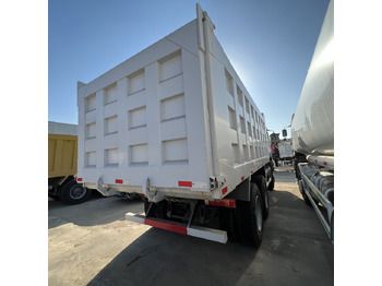 Camion benne pour transport de bois neuf SINOTRUK HOWO: photos 2