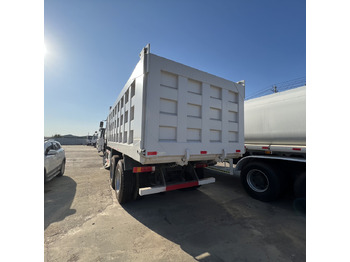 Camion benne pour transport de bois neuf SINOTRUK HOWO: photos 3