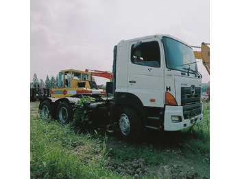 Tracteur routier HINO 700: photos 4