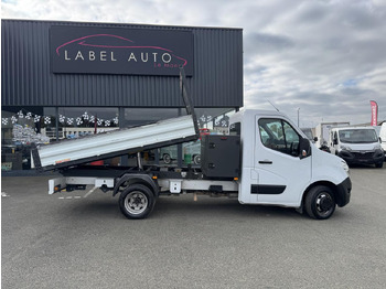 Utilitaire benne NISSAN