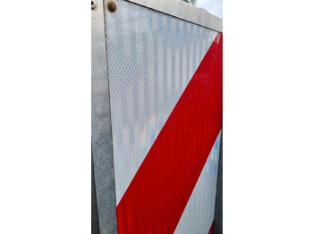 Remorque Nissen Absperrtafel VZ616 LED Absperrtafel Sperrwand Verkehrsleittafel Verkehrsleitanhänger Verkehrssicherungsanhänger Leitanhänger Leittafel Verkehrssicherung Nissen Horizont: photos 5