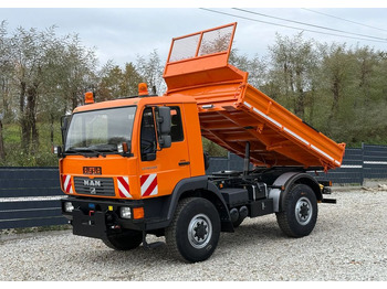 Camion benne UNIMOG