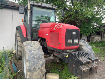 Tracteur agricole MASSEY FERGUSON 8220