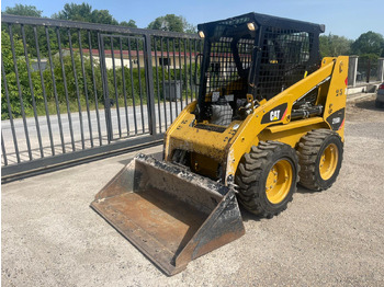 CATERPILLAR 216B3 en crédit-bail CATERPILLAR 216B3: photos 1
