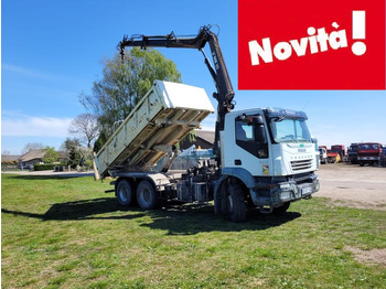 Camion grue IVECO Trakker