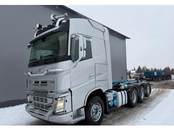 Camion ampliroll VOLVO