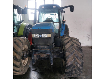 Tracteur agricole NEW HOLLAND TM