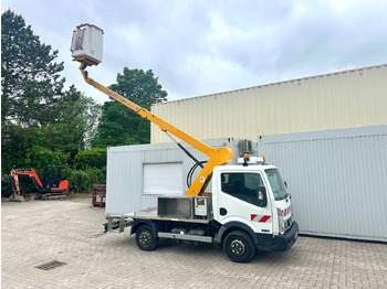 Camion avec nacelle NISSAN