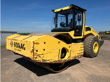 Compacteur BOMAG