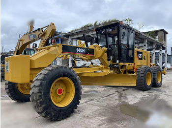 Niveleuse CATERPILLAR 140H