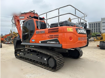 Pelle sur chenille DOOSAN DX260 LC: photos 2