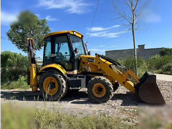 Tractopelle JCB 3CX