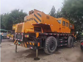 Grue automotrice lente KATO