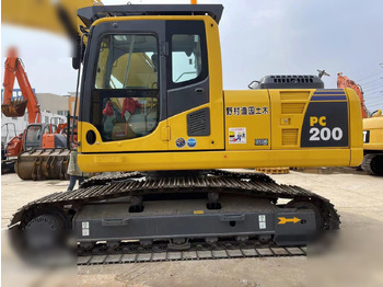 Pelle sur chenille KOMATSU PC200-8: photos 2