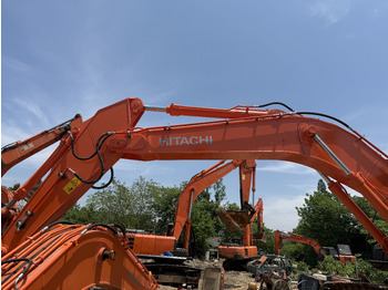 Pelle sur pneus HITACHI