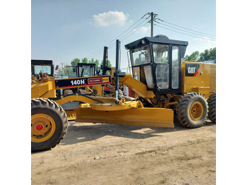 Niveleuse CATERPILLAR 140H