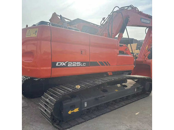 Pelle sur chenille DOOSAN DX225LC