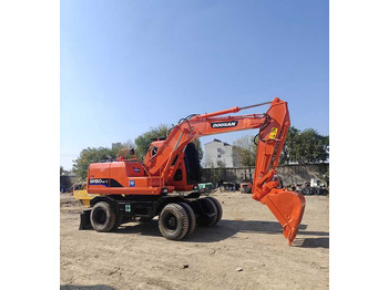 Pelle sur pneus DOOSAN DH150W-7