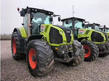 Tracteur agricole CLAAS Axion 830