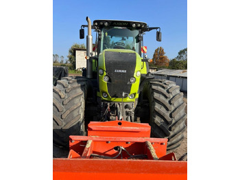 Tracteur agricole Claas Axion 930: photos 2