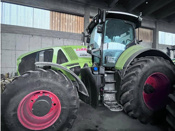 Tracteur agricole CLAAS Axion 950