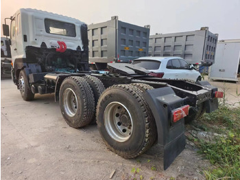 Tracteur routier HINO