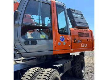 Pelle sur pneus HITACHI ZX130W