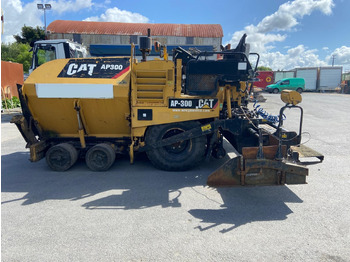 Pelle CATERPILLAR AP300