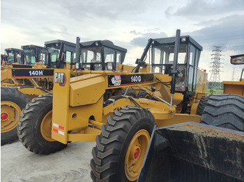 Niveleuse CATERPILLAR 140G