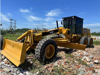 Niveleuse CATERPILLAR 140H