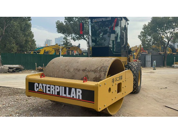 Rouleau compresseur CATERPILLAR