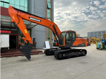 Pelle sur chenille DOOSAN DX225LCA