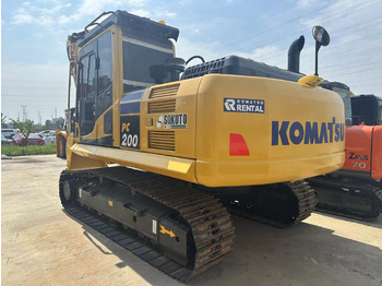Pelle sur chenille KOMATSU PC200-8
